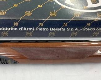 CLOSEUP VIEW STOCK OTHERSIDE