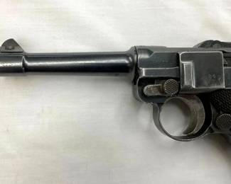CLOSEUP VIEW LUGER