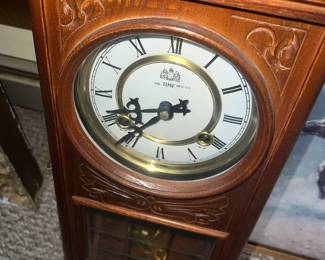 The Time Mfg co. Clock