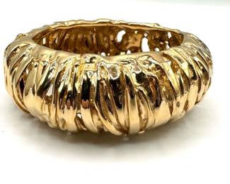 Vintage Gold Ciner Hinged Bangle Bracelet