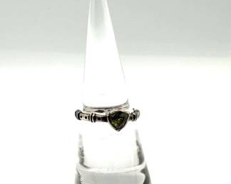 Silpada Sterling 925 Ring with Green Peridot Stone