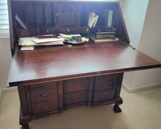 1 of 2 pictures - Vintage work desk with 4 drawers.