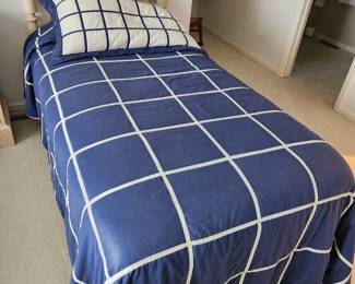 Thomasville twin bed