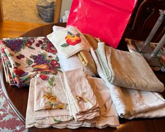 Red gift bag of rectangular tablecloths, harvest, lace, sage green, ivory, mild wear, minor spots on a few