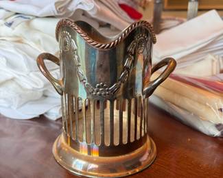 International Silver, silverplated wine/champagne bottle stand