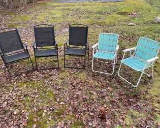 2 Styles of Lawn Chairs