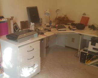 White Desk (speakers sold)