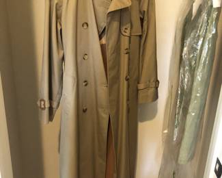 Burberry trenchcoat, ladies