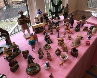 Mexican pottery figures