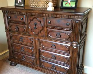 11 Drawer Chest, new condition