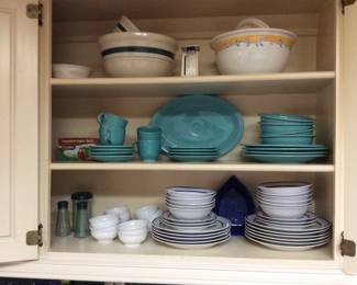 5 Piece place setting Fiesta with platter