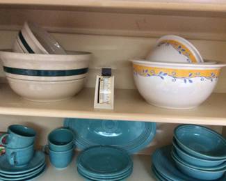 2 mixing bowl sets of 3