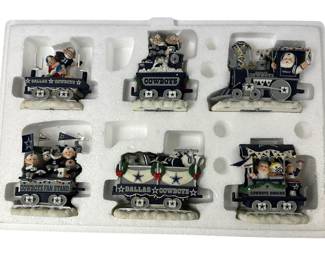 Dallas Cowboys: Danbury Mint Christmas Express 6 Piece Train Decoration Christmas in Original Box wi