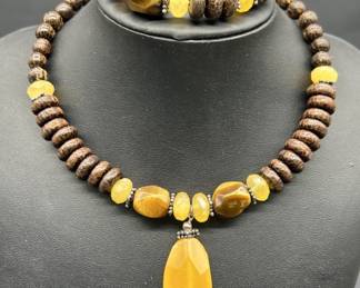 Silpada Designs w/ 925 Silver Beaded Necklace &
Bracelet Set