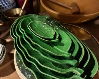 Set of 7 Nesting Dishes with Leaf Design