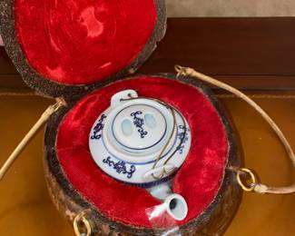 Chinese Blue/White Teapot with Coconut Shell Carrying Case