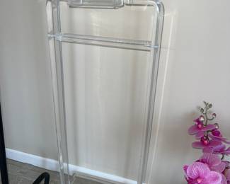Acrylic suit hanger