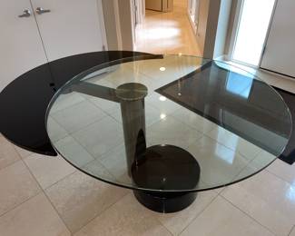 The most incredible expanding dinner table ever!