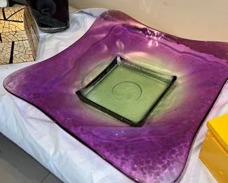 Multi colored glass plate