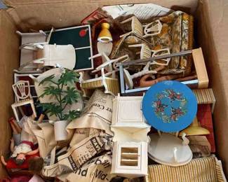 Dollhouse Furniture and Dolls