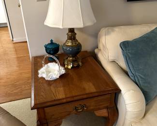 Oak Queen Anne Style End Table