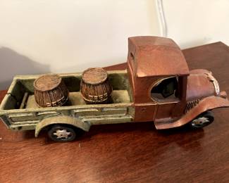 Cast Iron Beer Truck with 2 Beer Barrels