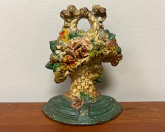 Lot 7473 Antique Cast Iron Flower Basket Doorstop
