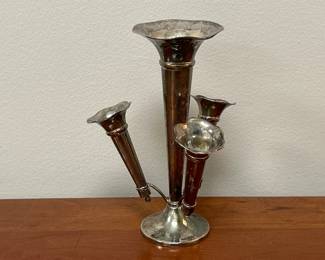 Lot 7484 Vintage Silver Plate 4 Horn Trumpet Epergne Centerpiece Vase