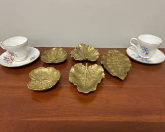 Lot 7467 Virginia Metalcrafters Brass Leaf Trinket Dishes Crown Trent Bone China Teacups
