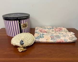 Lot 7461 Vintage G. Howard Hodge Hat Hat Box Hanging Storage Bag