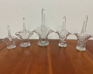 Lot 7509 Vintage Glass Easter Baskets Vases