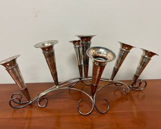 Lot 7486 Vintage Silver Plate 7 Horn Trumpet Epergne Vase