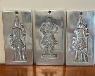 Lot 7499 Reproduction Williamsburg VA Bakeshop Molds Gingerbread Man Soldiers