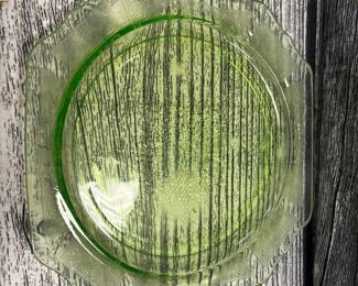 Green depression tray