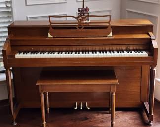 Antique Shoninger Piano 