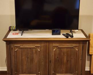 Smart TV & Cabinet Stand