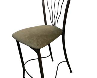 $300 USD     Pair Leaf Back Amisco Romy Counter Stools w Green Velour Seat EK221-7     Hand-crafted with sturdy iron and a plush velour seat, these stools add elegant, modern flair to any home. Enjoy comfortable and stylish seating at your counter with this timeless pair.
Dimensions: 18 x 17 x 39"H  S=24
Condition: Good.  Spot of one seat.  See photos
Local pick up Merrifield, VA.  Contact us for shipper suggestions.     https://goodbyhello.com/products/copy-of-rustic-wood-slat-bar-stool-ek221-6?_pos=13&_sid=cb561db5b&_ss=r