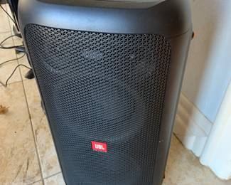 JBL party box 100