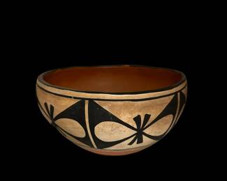 LOT - Southwestern Signed Pottery Pieces