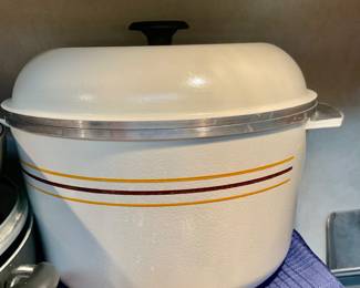 Vintage Regal Ware 8qt. Cast Aluminum Pot
