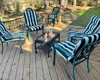Set of 4 chairs with Cushions 