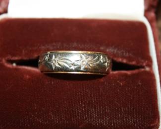 14Kwhite and Yellow Gold Band