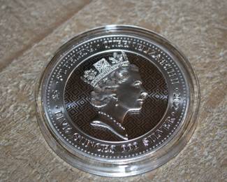 Queen Elizabeth 5 Ounce Pure Silver Round