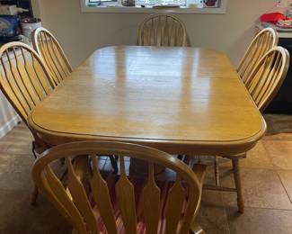 Solid Oak Kitchen Table $150