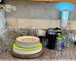 Miscellaneous kitchen items