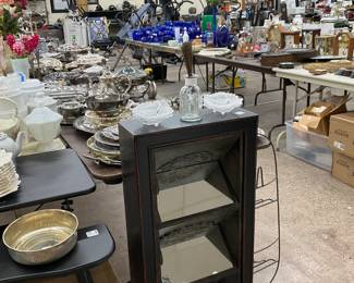 Wooden and mirrored glass wine holder