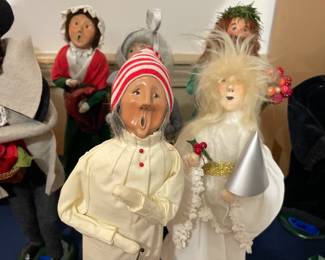 More collectible carolers