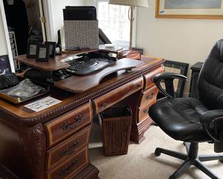 Gorgeous Havertys Desk