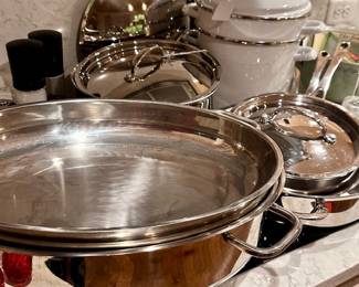 Kirkland. Cookware & Enameled Soup Pot