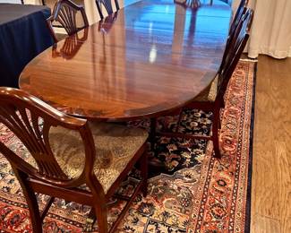 6x9 Wool Carpet
Duncan Phyfe Dining Table has dual Pedestals has super finish & 6 Chairs & 2 leaves 